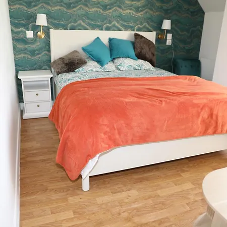 Apartment Luxe Floral 15 Min To Cdg And Paris Le Bourget