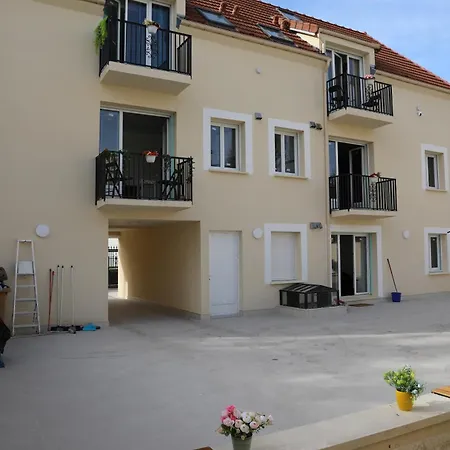 Apartment Luxe Floral 15 Min To Cdg And Paris Le Bourget