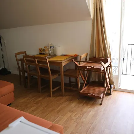 Apartment Luxe Floral 15 Min To Cdg And Paris