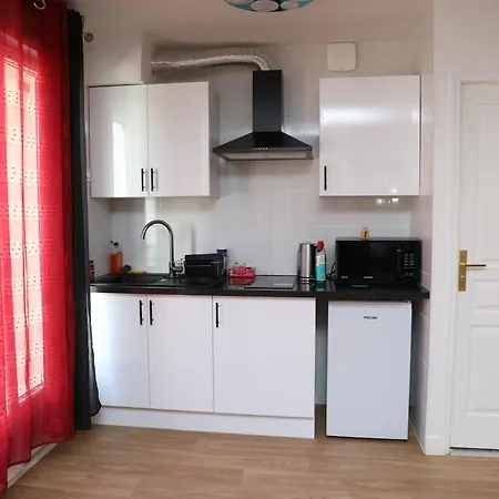 Apartment Luxe Floral 15 Min To Cdg And Paris
