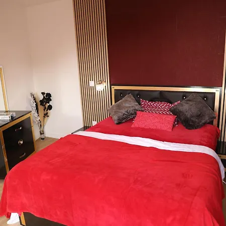 Luxe Floral 15 Min To Cdg And Paris Apartment *