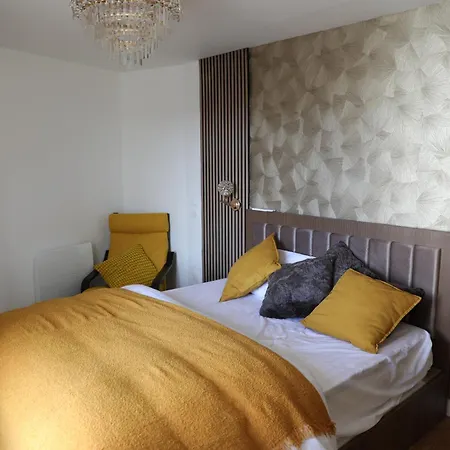 Apartment Luxe Floral 15 Min To Cdg And Paris Le Bourget