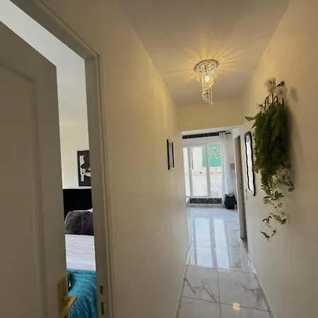Royal Garden Appartement Le Bourget